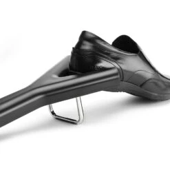 Støvleknægt Med Skohorn