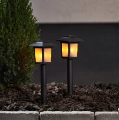 Små Solcelleladede Lamper Med Flammende Udtryk, 2-pak