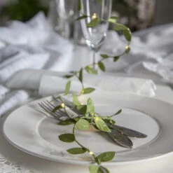 Lille Batteridrevet Lyskæde Med Små Blade